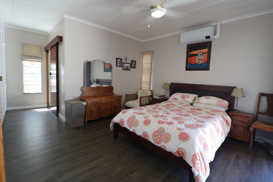 4 Bedroom Property for Sale in Bonza Bay Eastern Cape